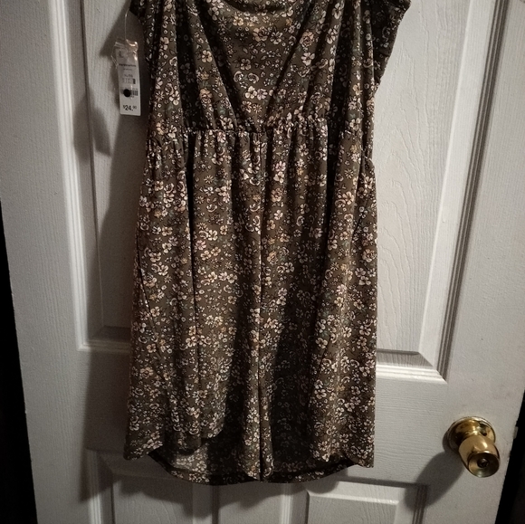 Romper - Picture 2 of 3